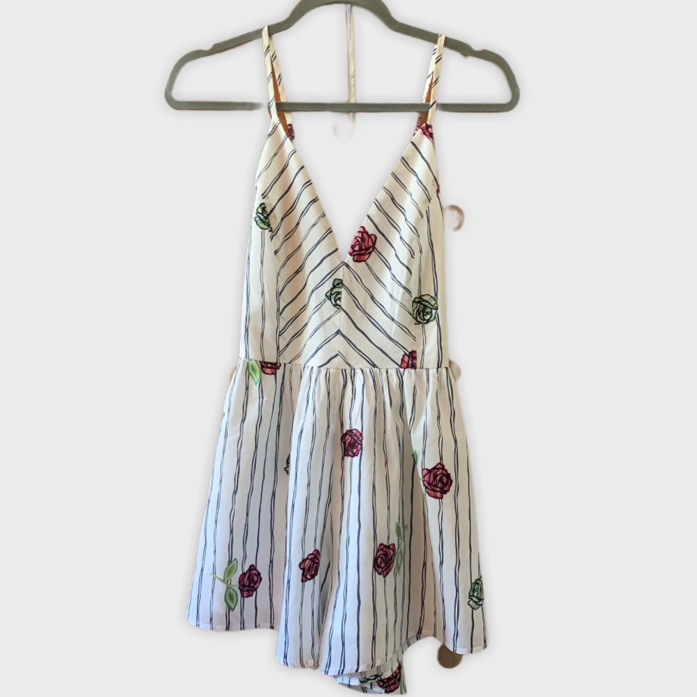 Style Rack White Floral Romper Women's Size Large